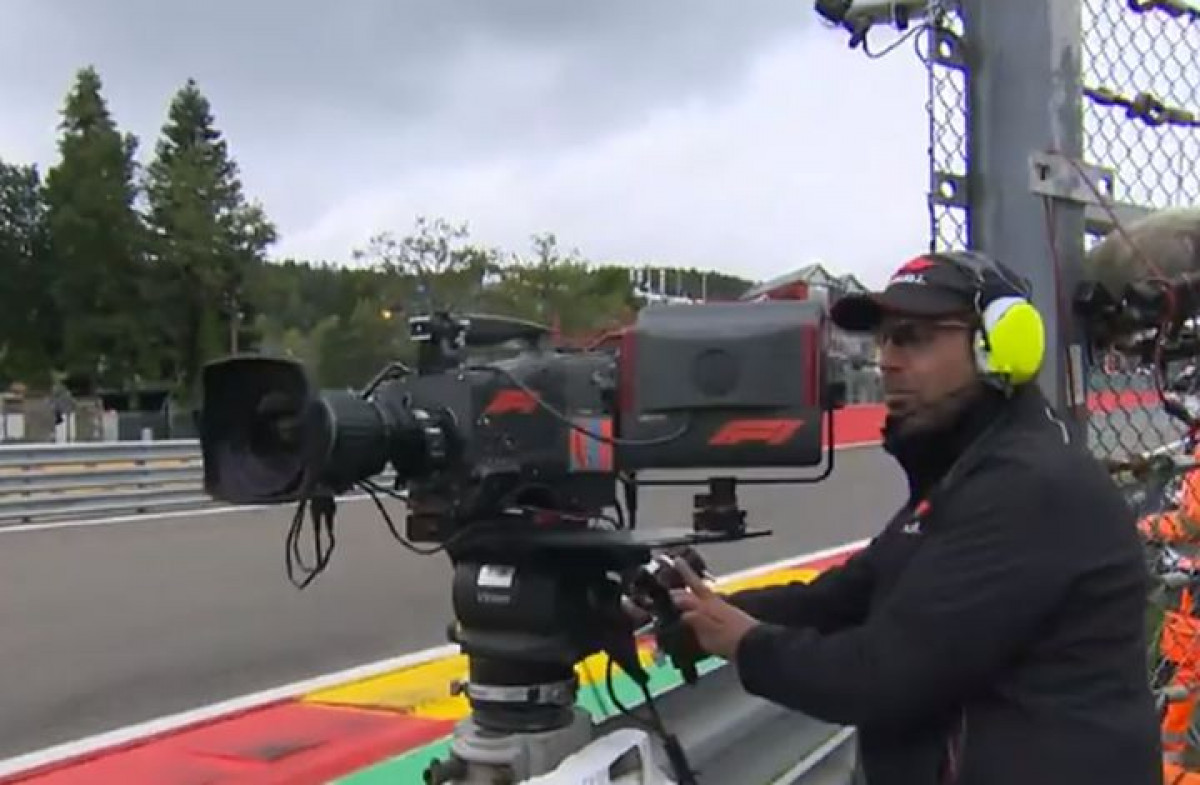 Ako mislite da je vaš posao težak onda trebate pogledati šta rade kamermani na utrci Formule 1