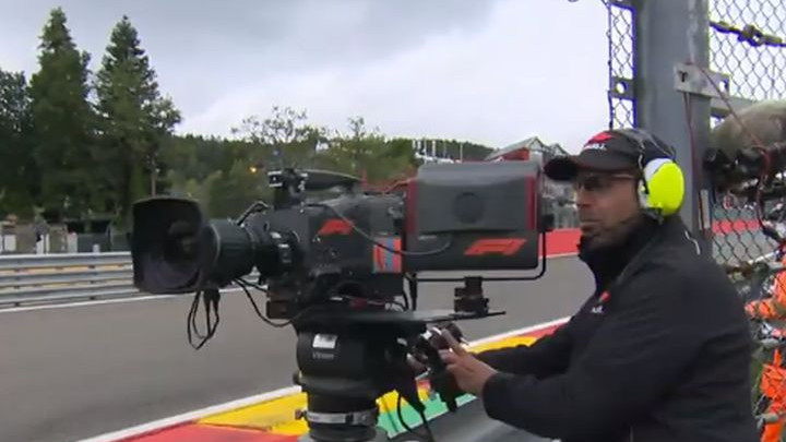 Ako mislite da je vaš posao težak onda trebate pogledati šta rade kamermani na utrci Formule 1