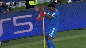 Vinicius pred očima Dedića izveo čudo, napravio haos i izazvao prekid meča!