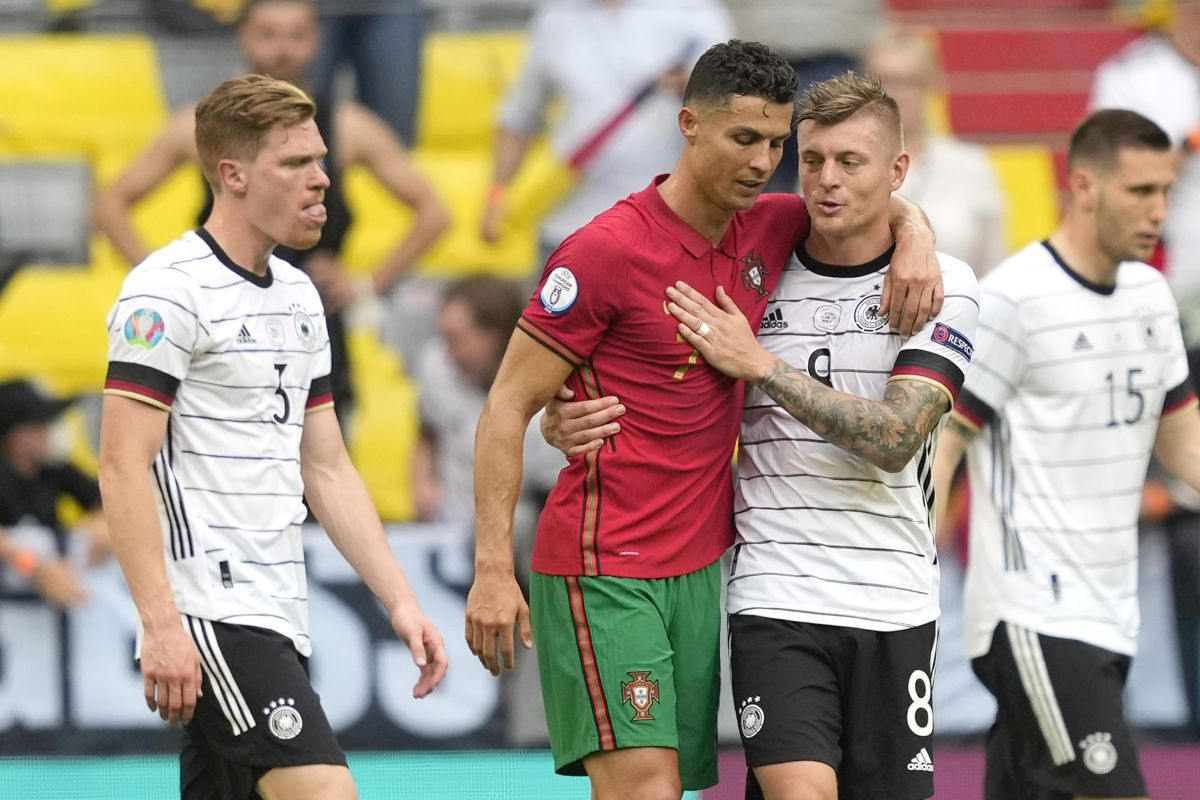 Toni Kroos je nasmijao sve komentarom o Ronaldovom historijskom postignuću Toni Kroos je nasmijao sve komentarom o Ronaldovom historijskom postignuću