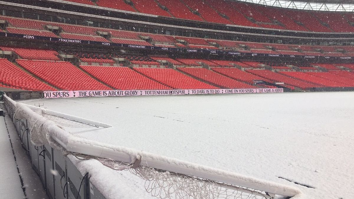 Wembley prekriven snijegom, moguća odgoda večerašnje utakmice