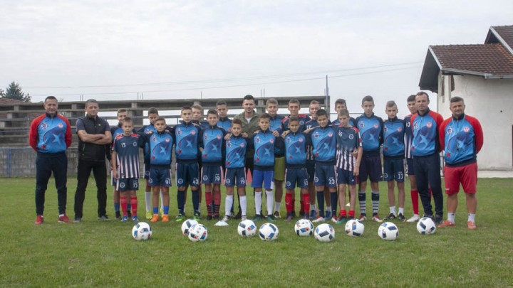 Zakarić skoknuo do Gradiške i Kozari donirao deset lopti