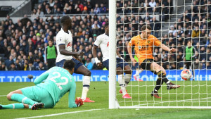  Mourinho i Tottenham sve dalje od Lige prvaka, Fernandes za bod Uniteda na Goodisonu