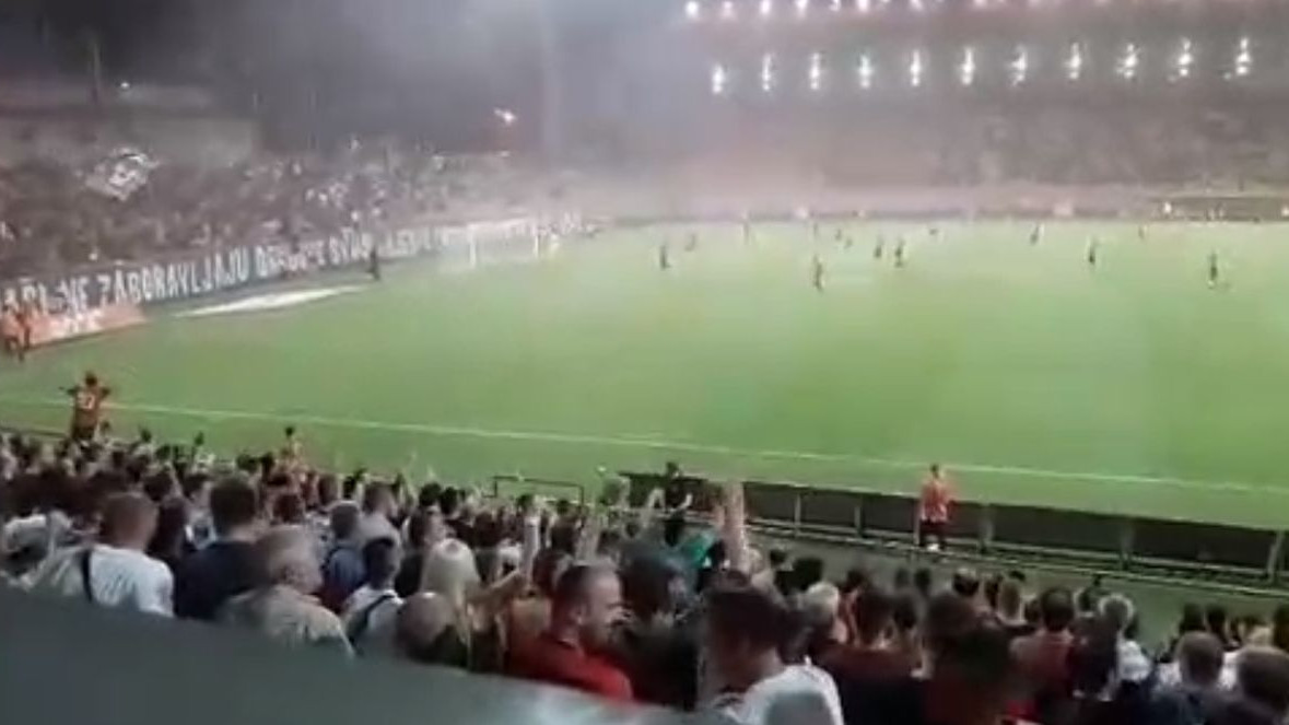Navijači Čelika i Željezničara prave lijepu atmosferu na Bilinom Polju 