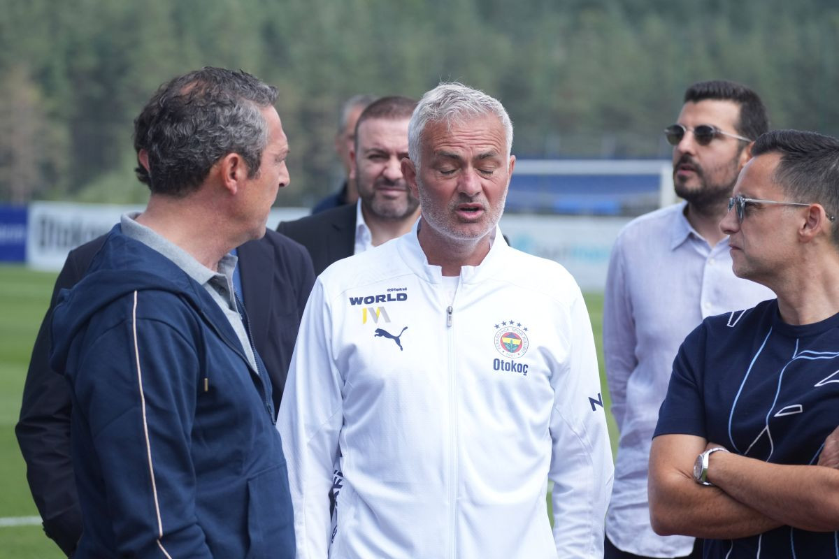Mourinho i Fener spremaju spektakularan transfer posrnule zvijezde: "Samo malo strpljenja" Mourinho i Fener spremaju spektakularan transfer posrnule zvijezde: "Samo malo strpljenja"