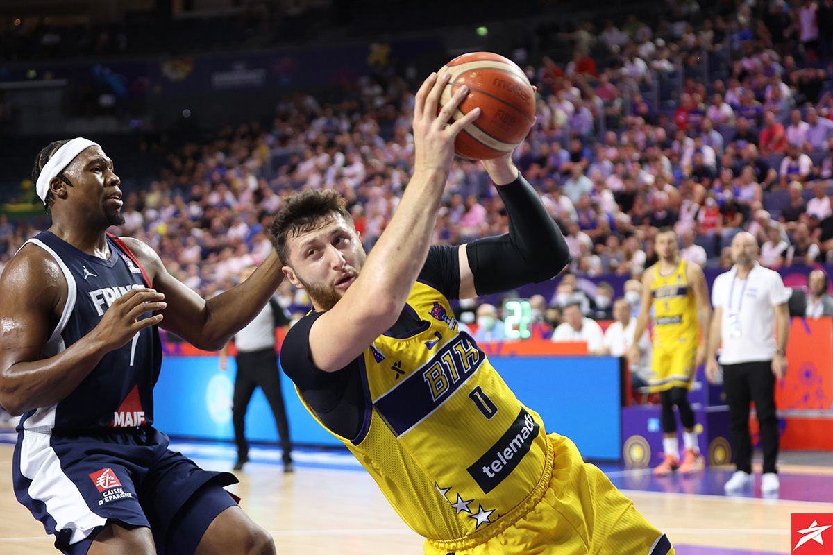 U jeku slavlja u Mejdanu saznalo se šta je na društvenim mrežama uradio Jusuf Nurkić! U jeku slavlja u Mejdanu saznalo se šta je na društvenim mrežama uradio Jusuf Nurkić!