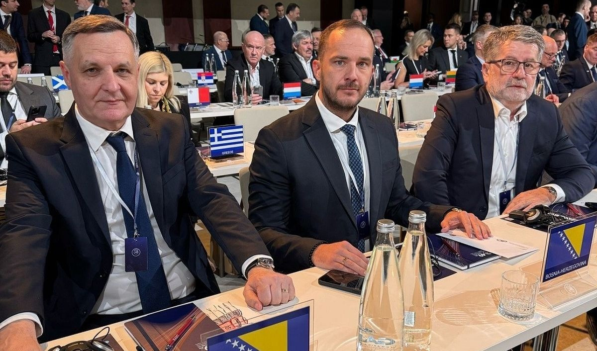 Vico Zeljković predvodio NFSBiH na UEFA kongresu