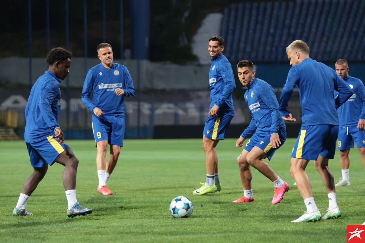 Koper odradio posljednji trening pred utakmicu sa Željezničarom Koper odradio posljednji trening pred utakmicu sa Željezničarom