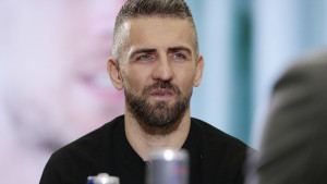 Ibišević pokazao svoju veličinu: Donirao 20.000 eura za narode Palestine i BiH