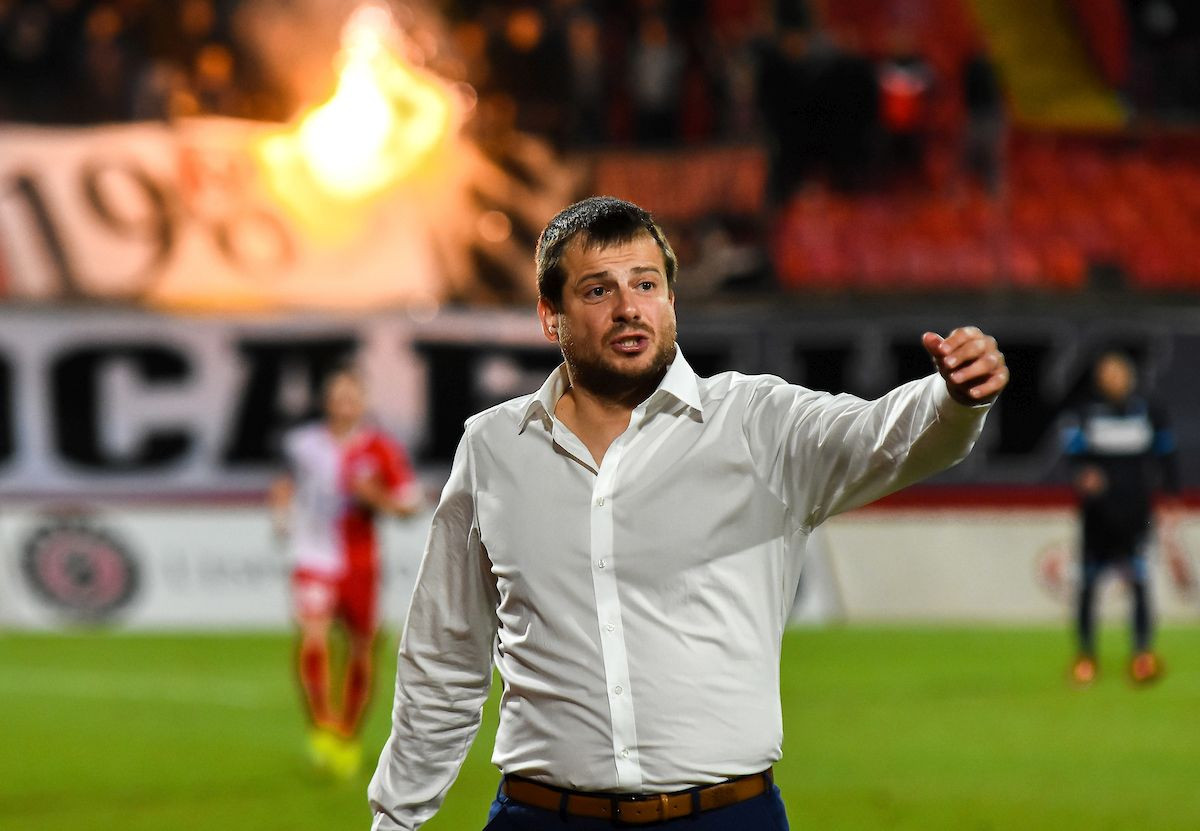 Ovo može samo Nenad Lalatović: Nakon šest pobjeda u sedam mečeva napustio hit ekipu u Srbiji Ovo može samo Nenad Lalatović: Nakon šest pobjeda u sedam mečeva napustio hit ekipu u Srbiji