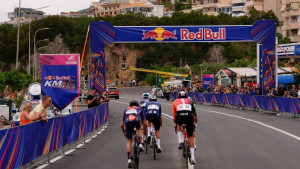 Giro d’Italia 2025 počeo spektakularno: Red Bull Kilometar donosi novu dimenziju trke