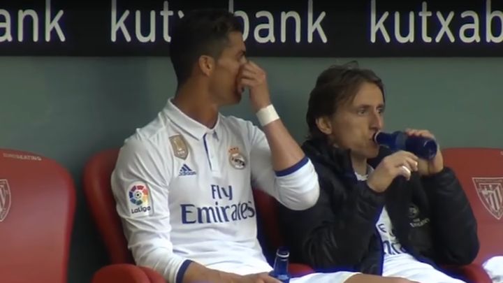 Nezadovoljni Ronaldo se ni na klupi nije pomirio sa izmjenom