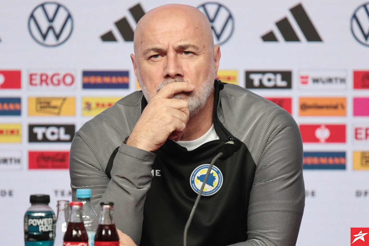 Barbarez opet iznenadio sastavom, štoper "greškom" poslan na tribine?! Barbarez opet iznenadio sastavom, štoper "greškom" poslan na tribine?!