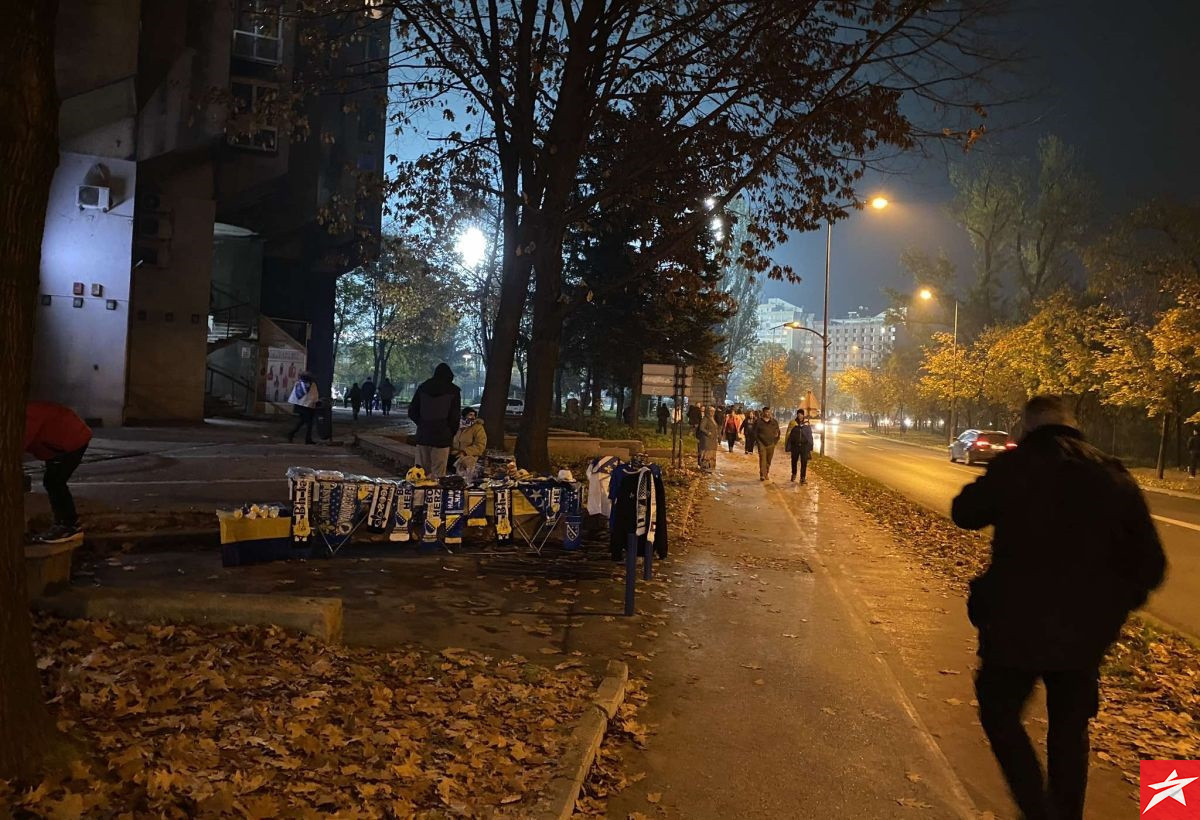 Tiha i sablasna jesenja noć u Zenici: Kao da ne igra reprezentacija Bosne i Hercegovine Tiha i sablasna jesenja noć u Zenici: Kao da ne igra reprezentacija Bosne i Hercegovine