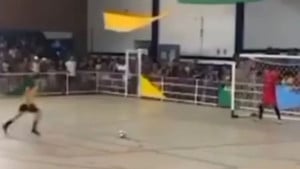 Najjezivija scena u historiji: Golman odbranio penal i preminuo