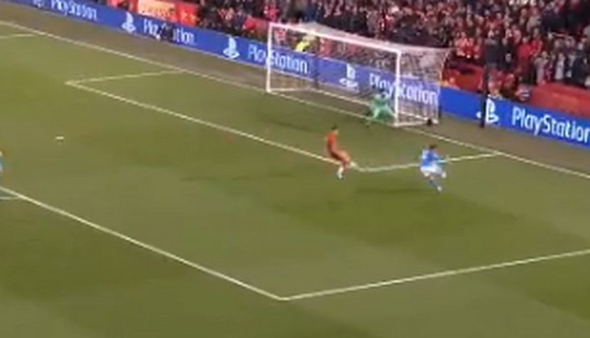 Šok na Anfieldu: Mertens zabio gol za Napoli, ali nije ga želio proslaviti