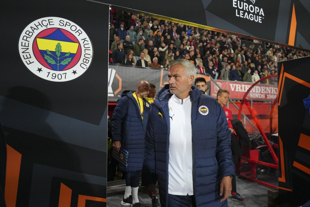 Ugledni turski novinar objavio: "Jose Mourinho danas napušta Istanbul, odlazi da..."
