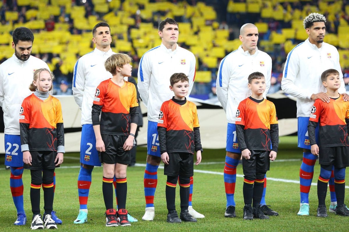 Došao na trening Barcelone, dočekala ga torba u svlačionici, pa saznao da su mu raskinuli ugovor! Došao na trening Barcelone, dočekala ga torba u svlačionici, pa saznao da su mu raskinuli ugovor!