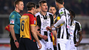 U Italiji je viđen najsramotniji čin jednog igrača: Saigrači ga otpisali na terenu, trener istjerao!