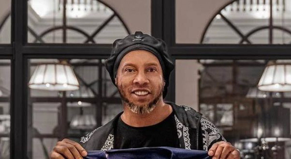 Fotografije Ronaldinha iz kućnog pritvora oduševile navijače Barcelone