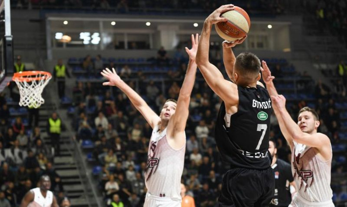Partizan u uzbudljivom meču slavio protiv FMP-a i nanio mu prvi poraz u ABA ligi Partizan u uzbudljivom meču slavio protiv FMP-a i nanio mu prvi poraz u ABA ligi