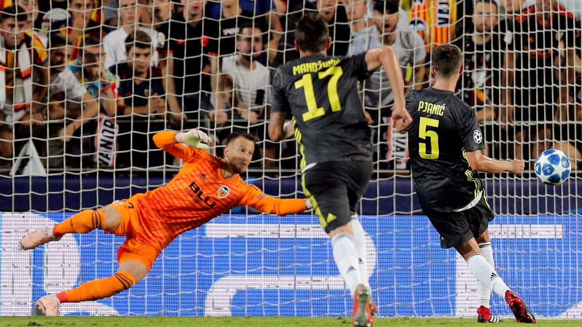 Pjanić s dva gola donio Juventusu pobjedu, Manchester United rutinski protiv Young Boysa Pjanić s dva gola donio Juventusu pobjedu, Manchester United rutinski protiv Young Boysa