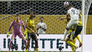 Borussia prošla dalje, ali svijet priča samo o promašaju Ramosa iz sudijske nadoknade