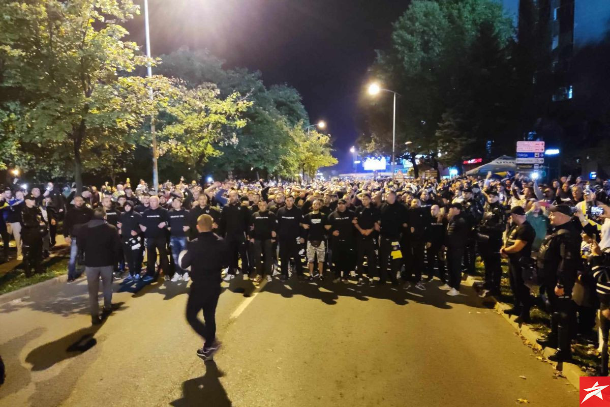 Ništa bez BHFanaticosa: Najvatreniji bh. navijači napravili ludnicu na ulicama Zenice Ništa bez BHFanaticosa: Najvatreniji bh. navijači napravili ludnicu na ulicama Zenice
