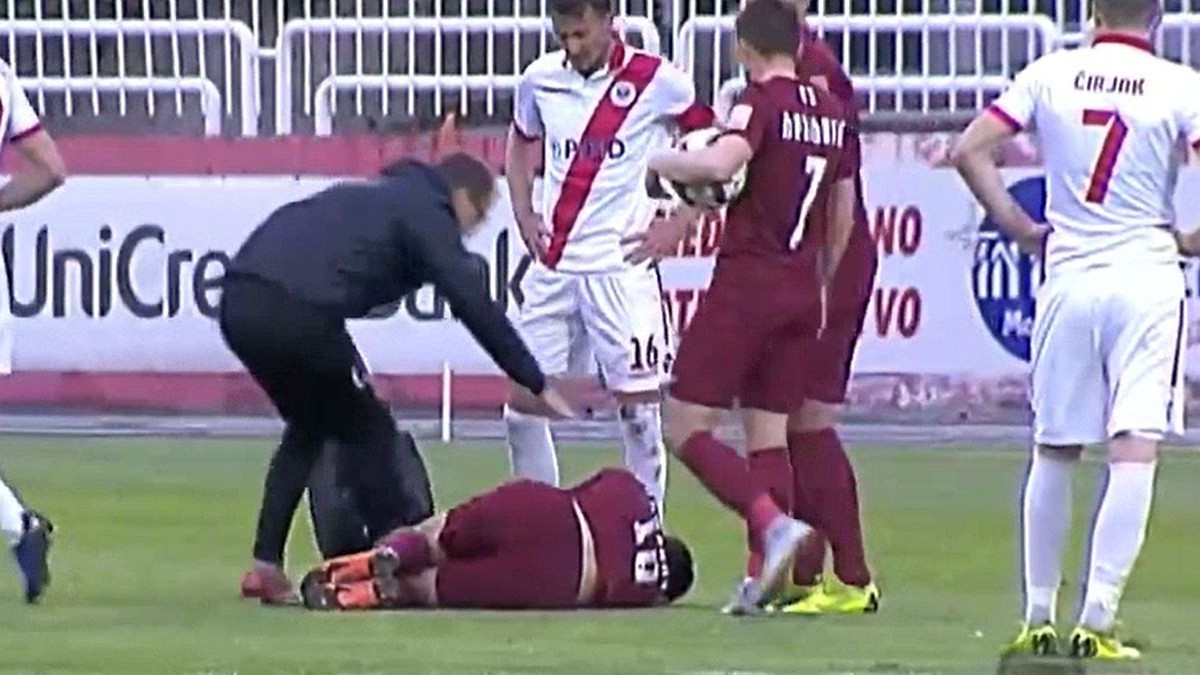 Topovski udar pukao par metara od Rahmanovića, fudbaler Sarajeva ostao na travi