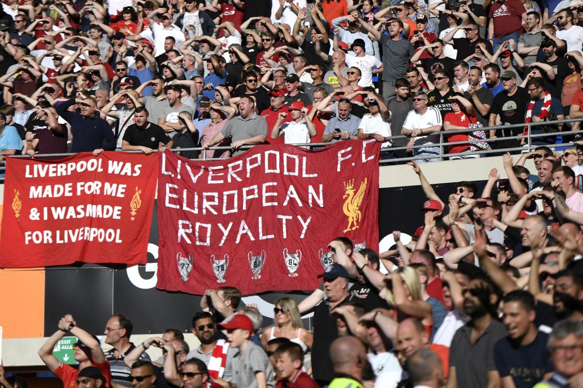 Navijači Liverpoola masovno postavljaju fotografije napadača Burnleyja
