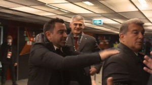 Koemanu neće biti dobro kada vidi kako su se sinoć pozdravili Xavi i Laporta