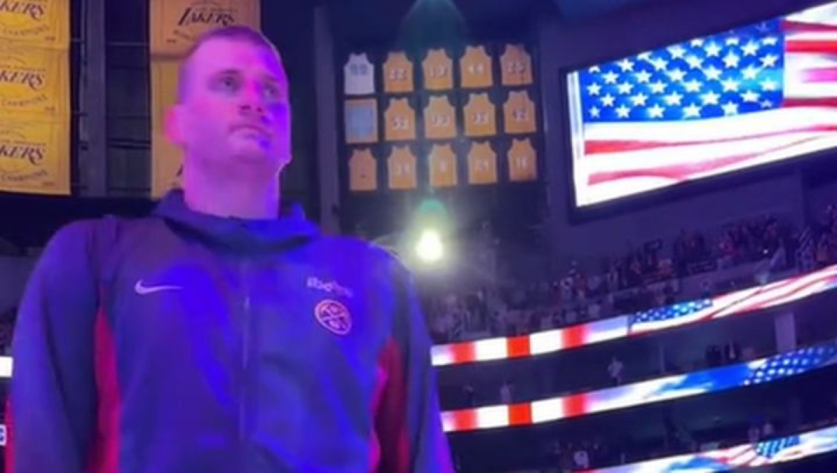 Amerikanci bijesni kada su vidjeli šta Nikola Jokić radi dok se intonira himna njihove domovine