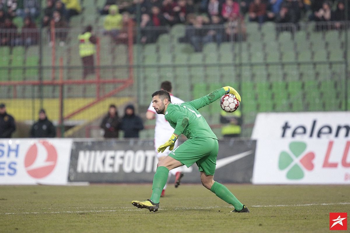 Dinamo se sprema na život bez Livakovića, alternativa je golman koji je branio u Premijer ligi BiH?