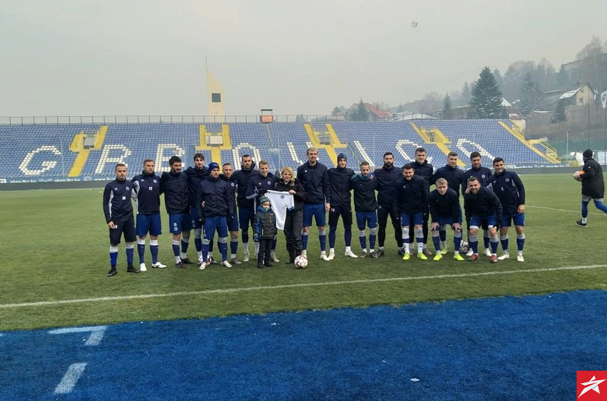 Navijačica koja se proslavila na vječitom derbiju došla na trening FK Željezničar