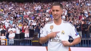 Spektakl na Bernebeuu, a nije utakmica: Eden Hazard izašao na teren!