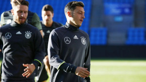 Ozil odabrao najbolji tim od pet igrača, šta će reći navijači Arsenala?