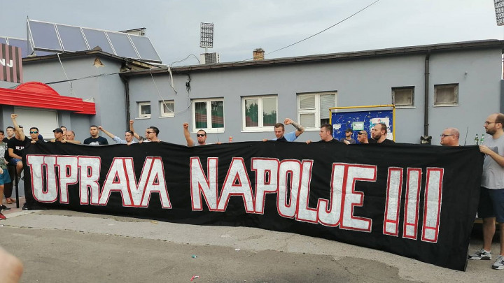 Fukare protestvovale ispred Tušnja: Navjerniji navijači Slobode nisu štedjeli nikoga