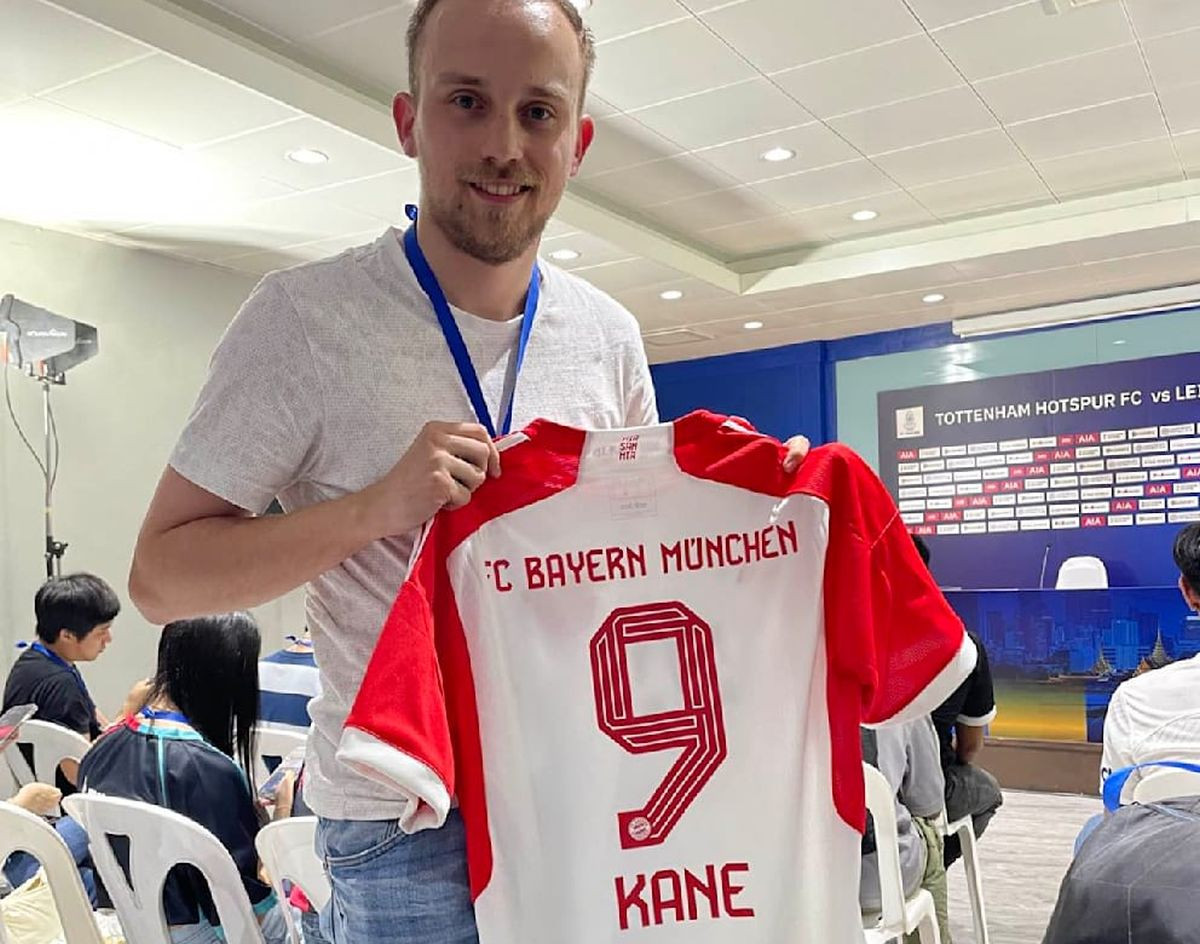 S Bayernovim dresom Harryja Kanea izazvao pomutnju na press konferenciji Tottenhama