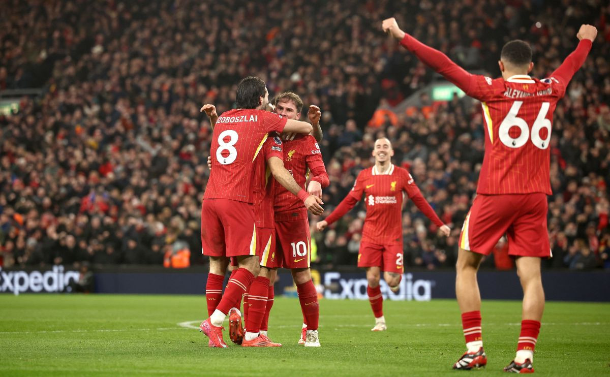 Fudbaler Liverpoola direktan: "Nema nikakve potrebe za spominjanjem drugih klubova" Fudbaler Liverpoola direktan: "Nema nikakve potrebe za spominjanjem drugih klubova"