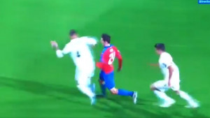 Bezobrazni Ramos unakazio lice defanzivca Viktorijer Plzen, sudac ostao nijem