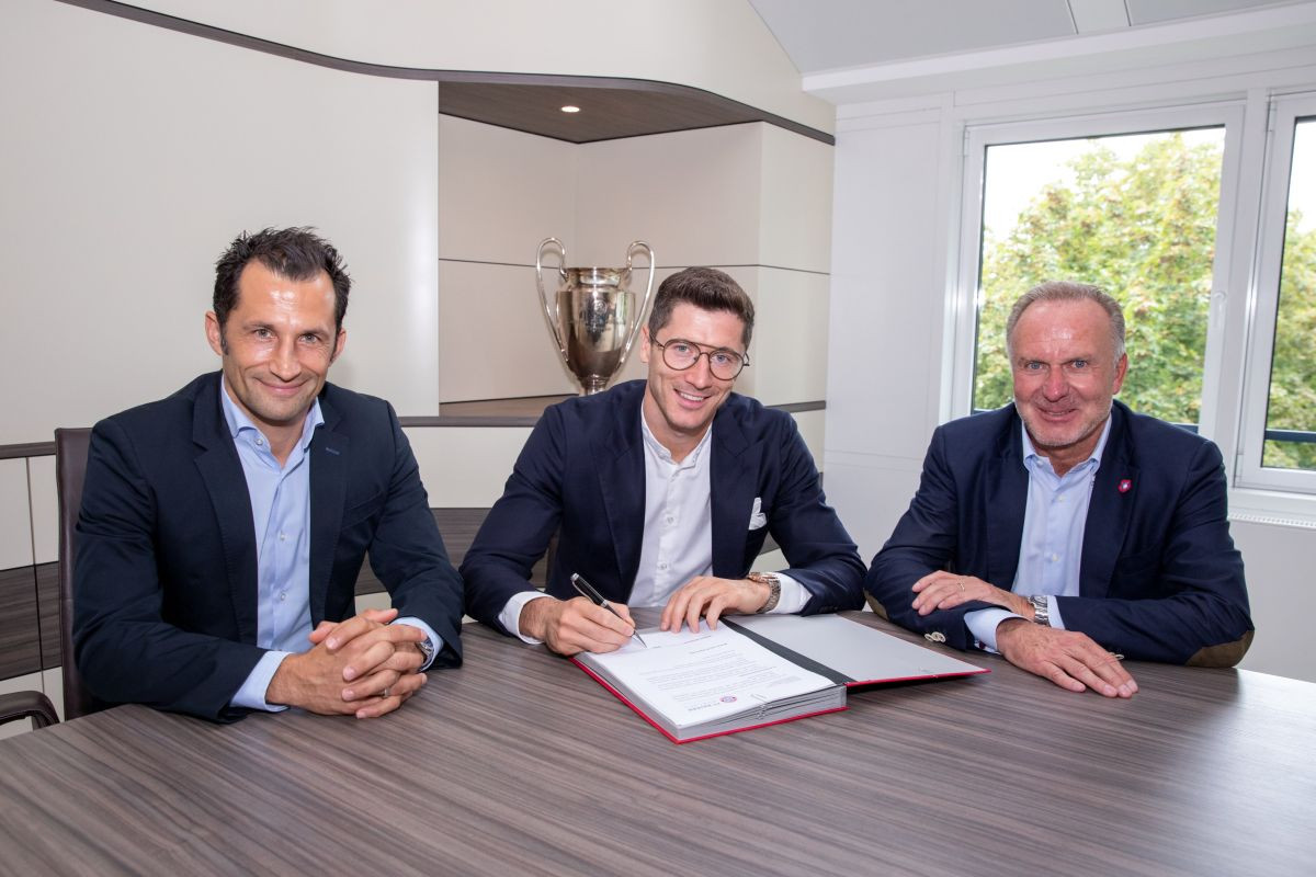 Robert Lewandowski potpisao novi ugovor s Bayernom