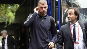 Izvori bliski Edinu Džeki: Transfer u Hajduk na ivici kolapsa 