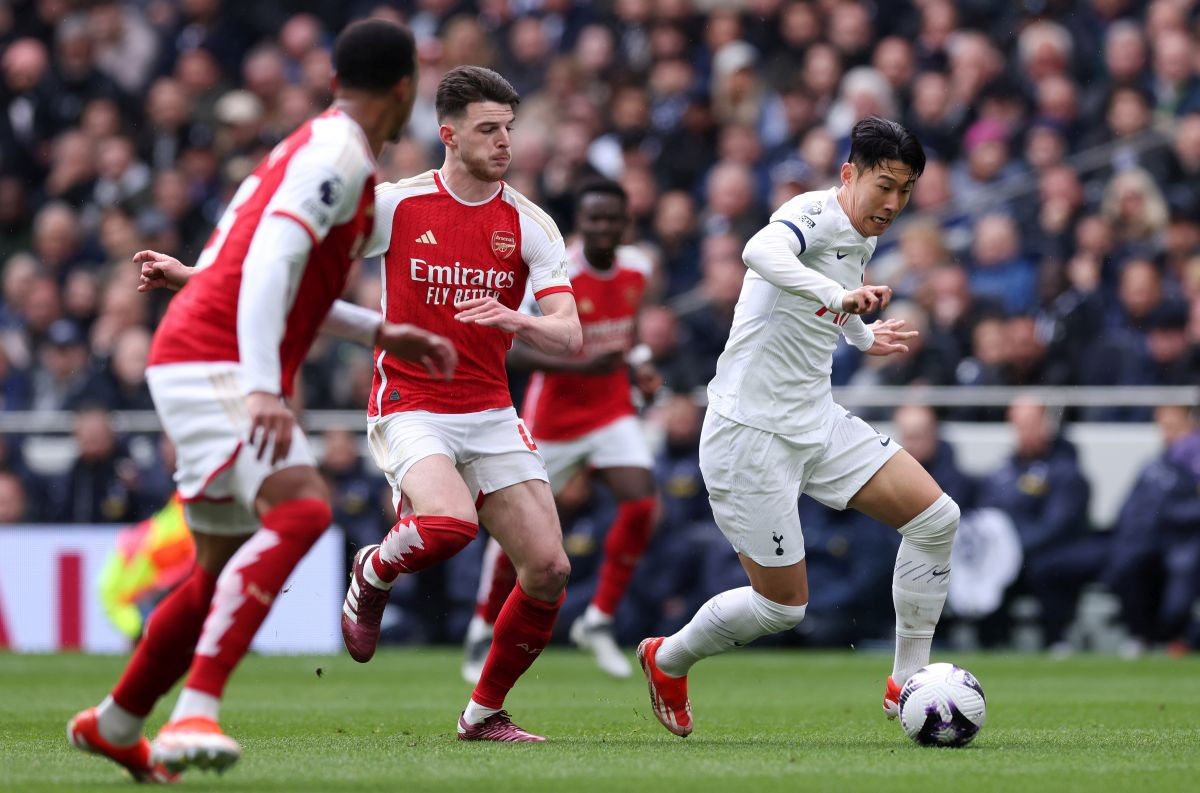 Pet golova u londonskom derbiju: Arsenal ostao u utrci za titulu prvaka Engleske Pet golova u londonskom derbiju: Arsenal ostao u utrci za titulu prvaka Engleske