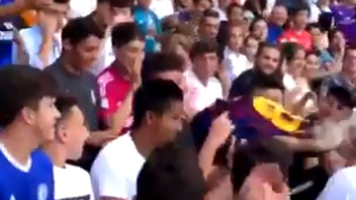 Došao u dresu Barcelone na Hazardovo predstavljanje, a onda je nastao haos na tribinama