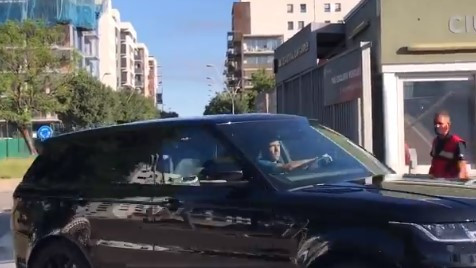 Zvijezda Barcelone u 31. godini po prvi put za volanom: Vidljivo je da je početnik