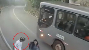 Džeparoš u dresu najvećeg je krenuo na djevojku, a onda je naišao autobus pun rudara...