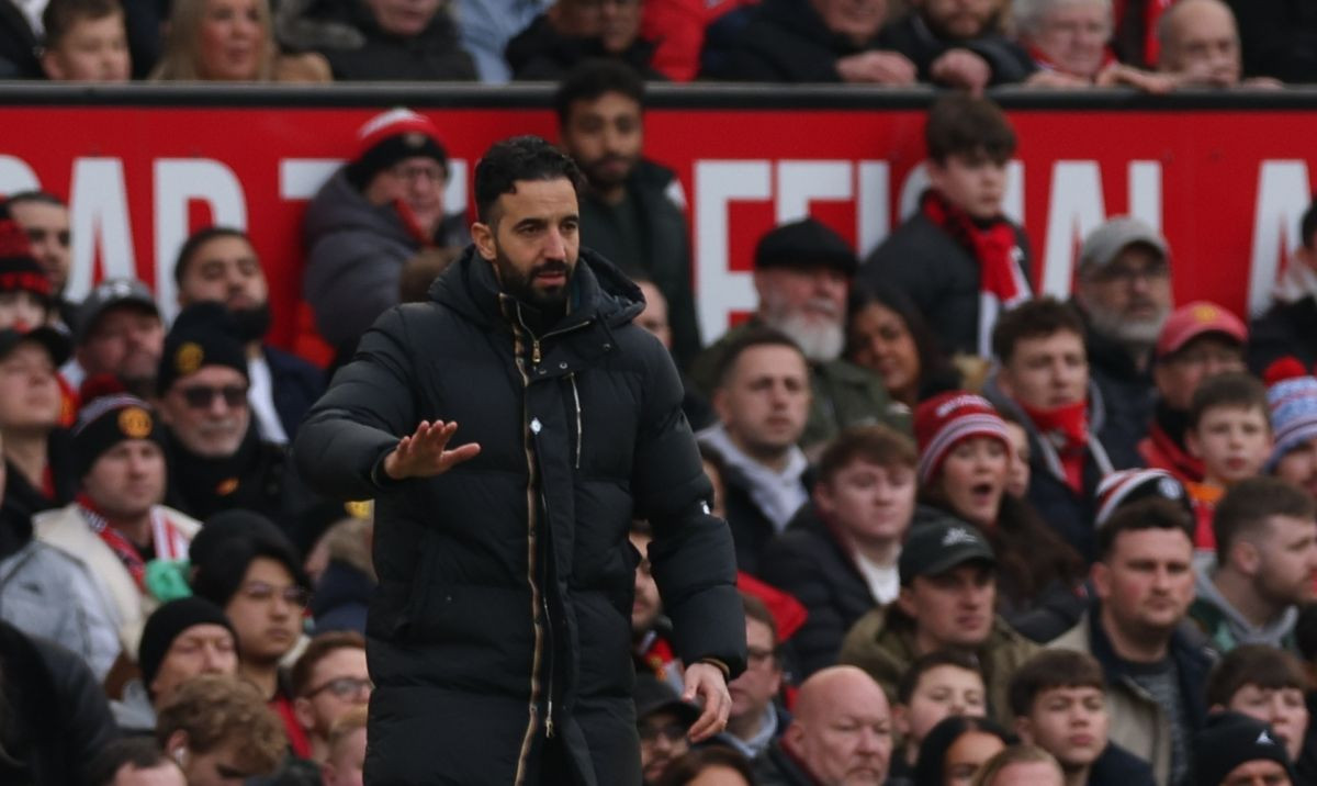 Logične stvari? Nebo je plavo, trava je zelena, Manchester United gubi kod kuće... Logične stvari? Nebo je plavo, trava je zelena, Manchester United gubi kod kuće...