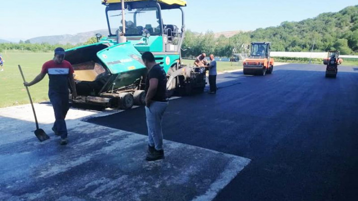 Gabeljani asfaltirali parking iza zapadne tribine
