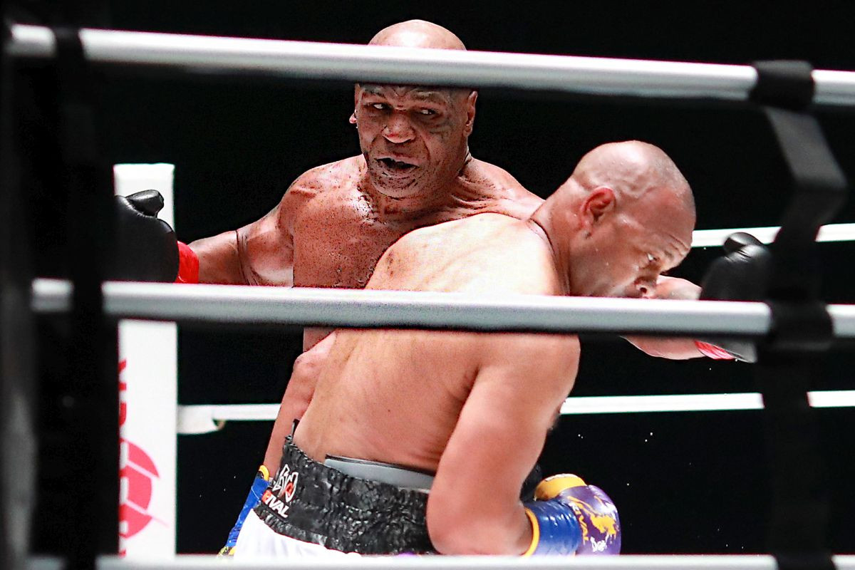 Tyson je pokušao ugasiti Jonesa, ali je tijelo izdržalo ogroman broj udaraca
