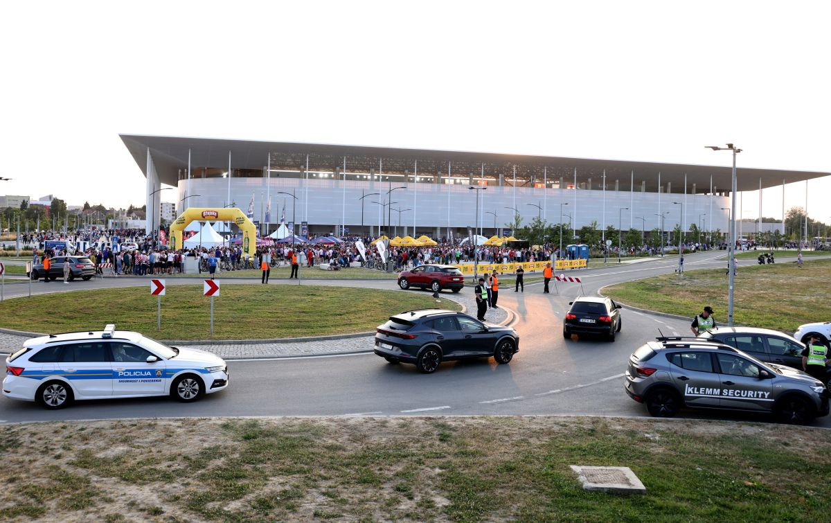 Bruka Hrvata! Propada stadion čija je gradnja iznosila pravo bogatstvo: "Više nije isti"